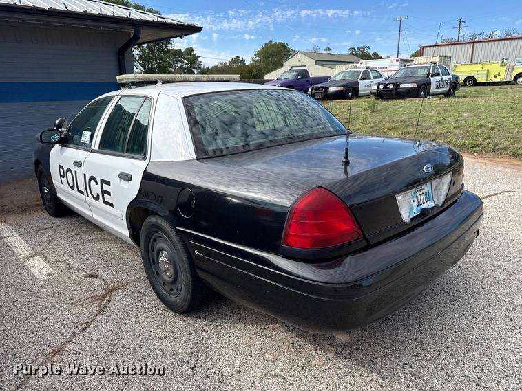 image for item DT6742 2005 Ford Crown Victoria Police Interceptor 