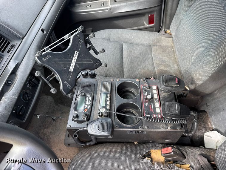 image for item DT6742 2005 Ford Crown Victoria Police Interceptor 