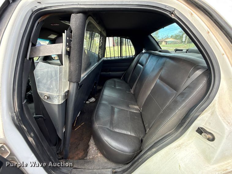 image for item DT6742 2005 Ford Crown Victoria Police Interceptor 