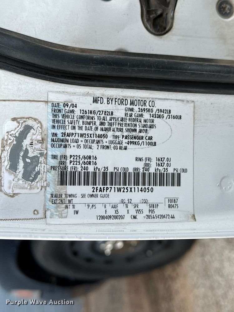 image for item DT6742 2005 Ford Crown Victoria Police Interceptor 
