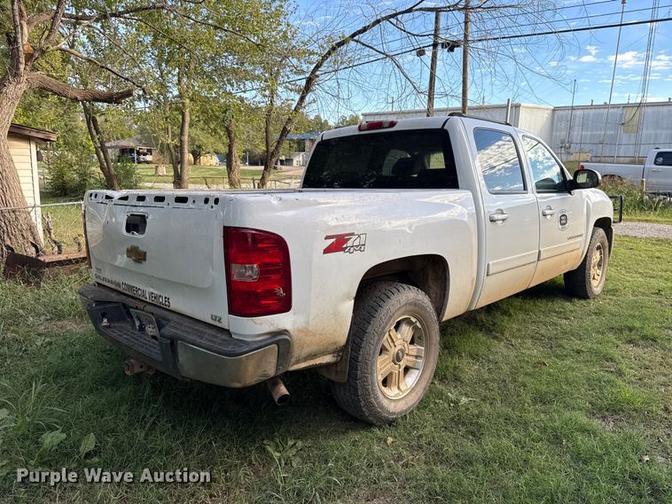 image for item DT6744 2007 Chevrolet Silverado 1500 Crew Cab pickup truck