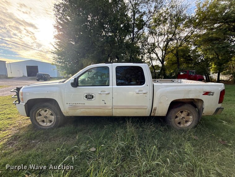 image for item DT6744 2007 Chevrolet Silverado 1500 Crew Cab pickup truck
