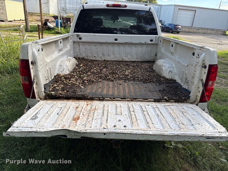 image for item DT6744 2007 Chevrolet Silverado 1500 Crew Cab pickup truck