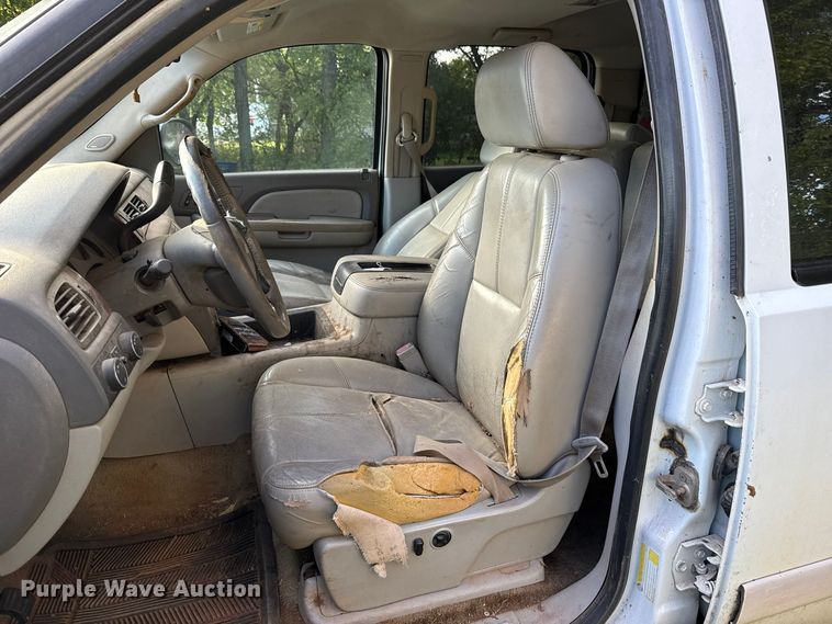 image for item DT6744 2007 Chevrolet Silverado 1500 Crew Cab pickup truck