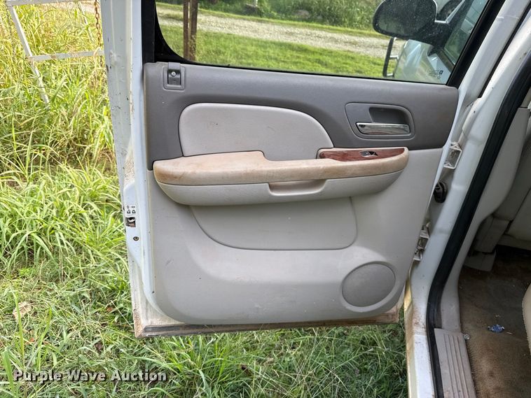 image for item DT6744 2007 Chevrolet Silverado 1500 Crew Cab pickup truck