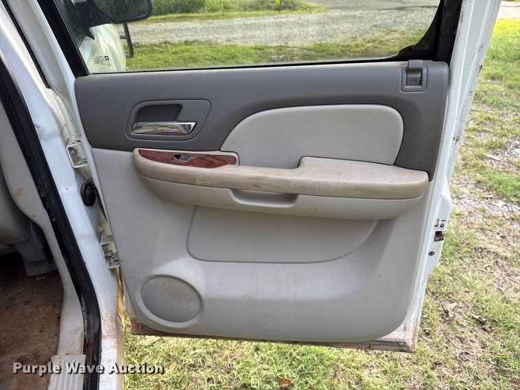 image for item DT6744 2007 Chevrolet Silverado 1500 Crew Cab pickup truck