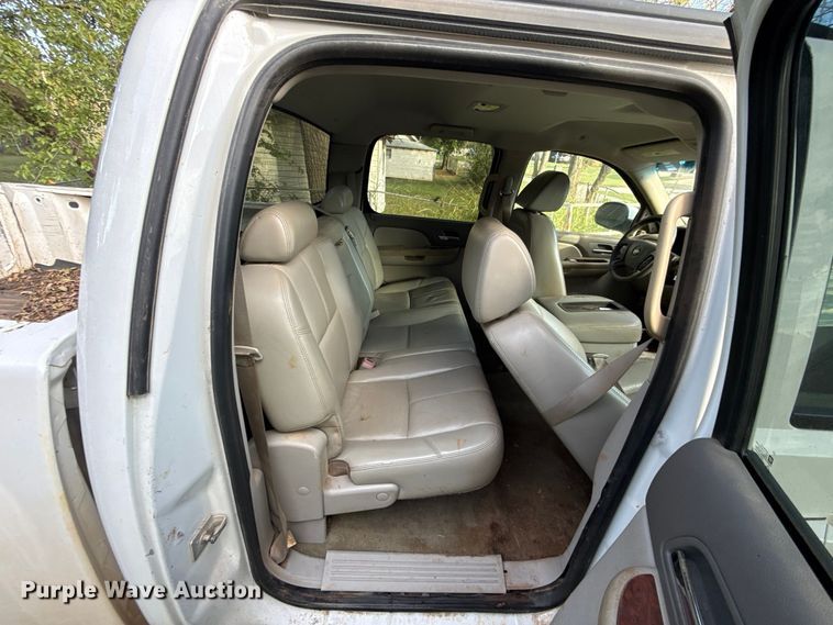 image for item DT6744 2007 Chevrolet Silverado 1500 Crew Cab pickup truck