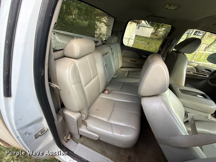 image for item DT6744 2007 Chevrolet Silverado 1500 Crew Cab pickup truck