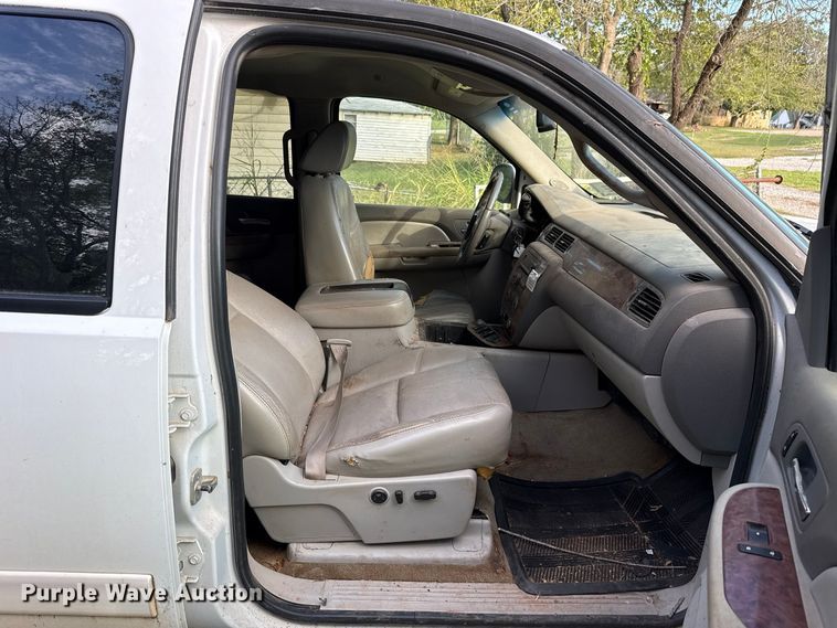 image for item DT6744 2007 Chevrolet Silverado 1500 Crew Cab pickup truck