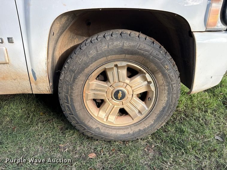 image for item DT6744 2007 Chevrolet Silverado 1500 Crew Cab pickup truck