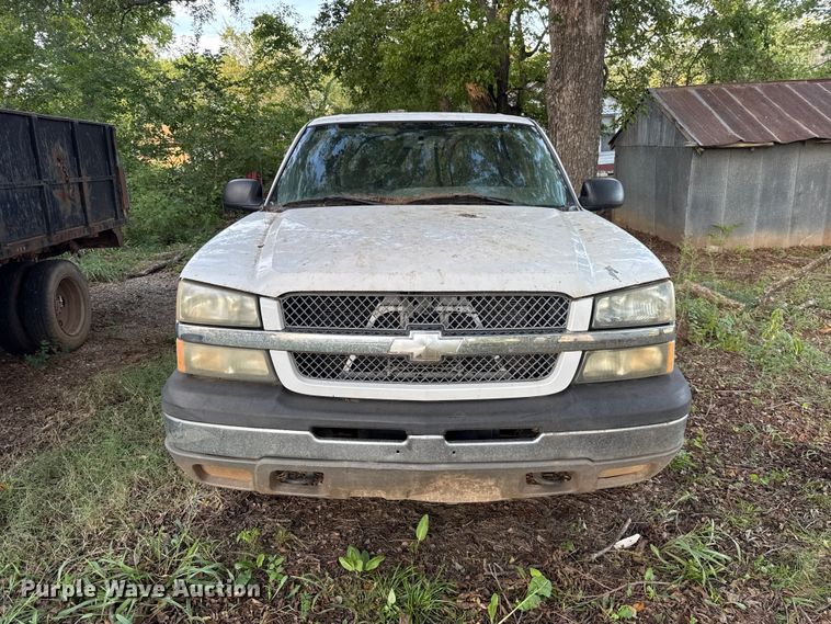 image for item DT6745 2004 Chevrolet Silverado 1500 Crew Cab pickup truck