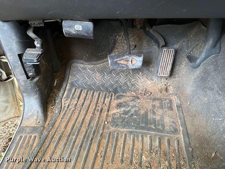 image for item DT6745 2004 Chevrolet Silverado 1500 Crew Cab pickup truck