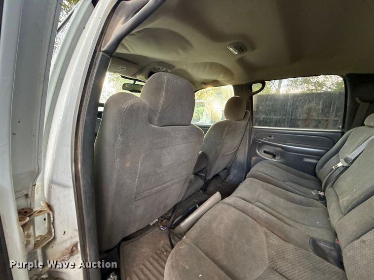 image for item DT6745 2004 Chevrolet Silverado 1500 Crew Cab pickup truck
