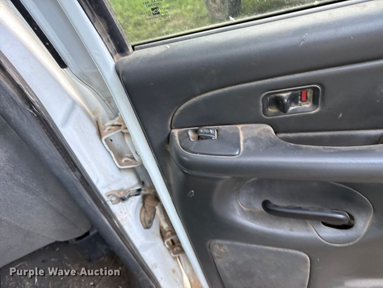 image for item DT6745 2004 Chevrolet Silverado 1500 Crew Cab pickup truck