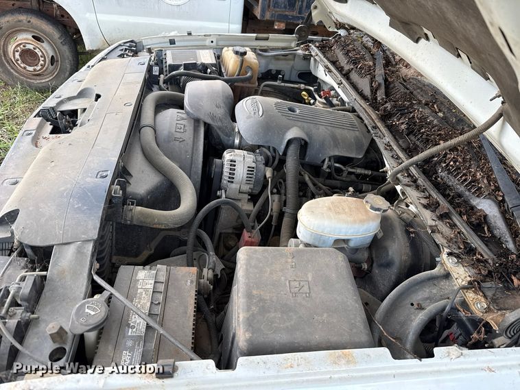 image for item DT6745 2004 Chevrolet Silverado 1500 Crew Cab pickup truck