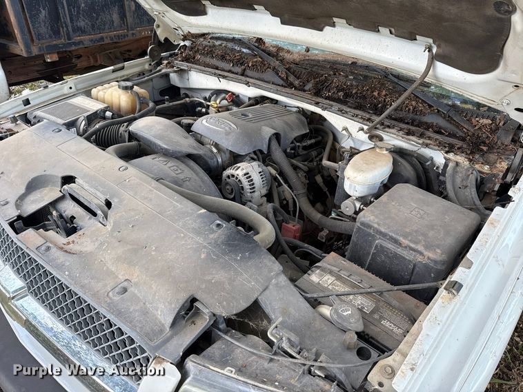 image for item DT6745 2004 Chevrolet Silverado 1500 Crew Cab pickup truck