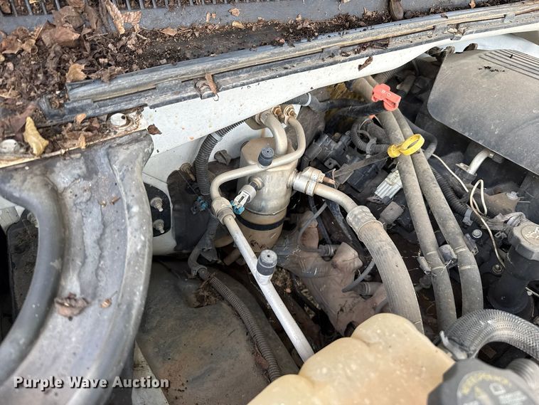 image for item DT6745 2004 Chevrolet Silverado 1500 Crew Cab pickup truck