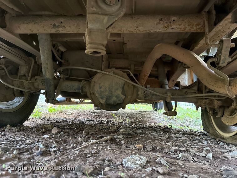 image for item DT6745 2004 Chevrolet Silverado 1500 Crew Cab pickup truck