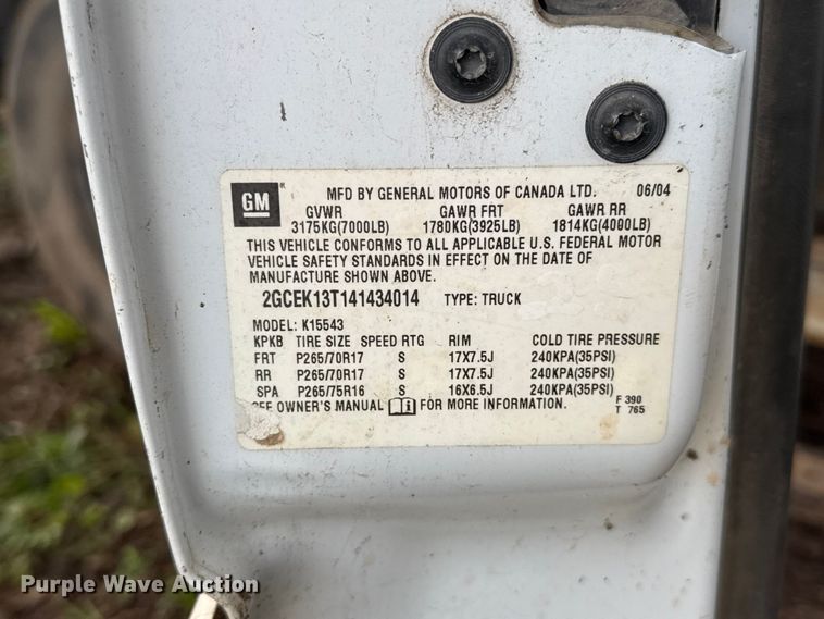 image for item DT6745 2004 Chevrolet Silverado 1500 Crew Cab pickup truck