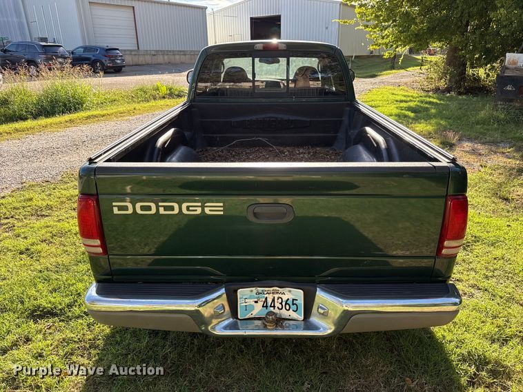 image for item DT6746 2000 Dodge Dakota Ext. Cab pickup truck