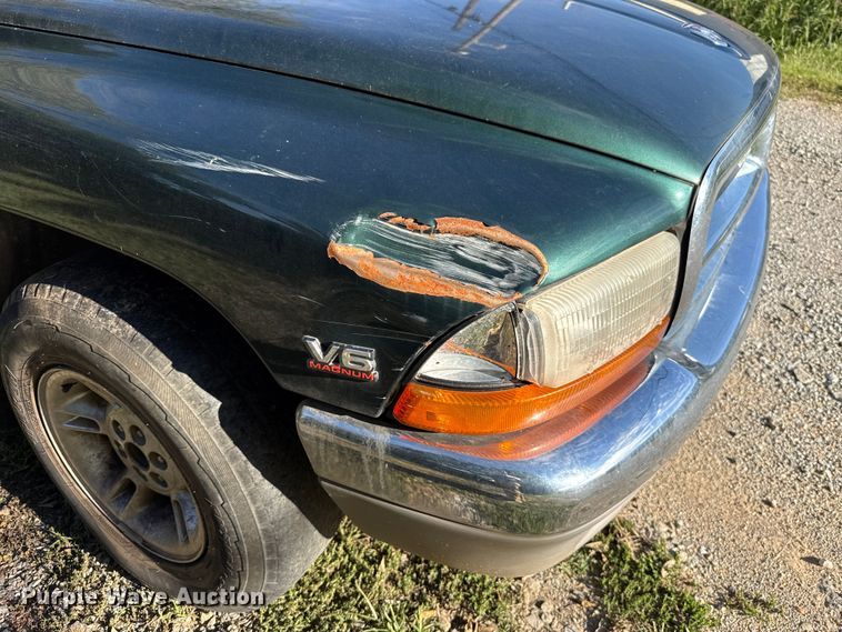 image for item DT6746 2000 Dodge Dakota Ext. Cab pickup truck