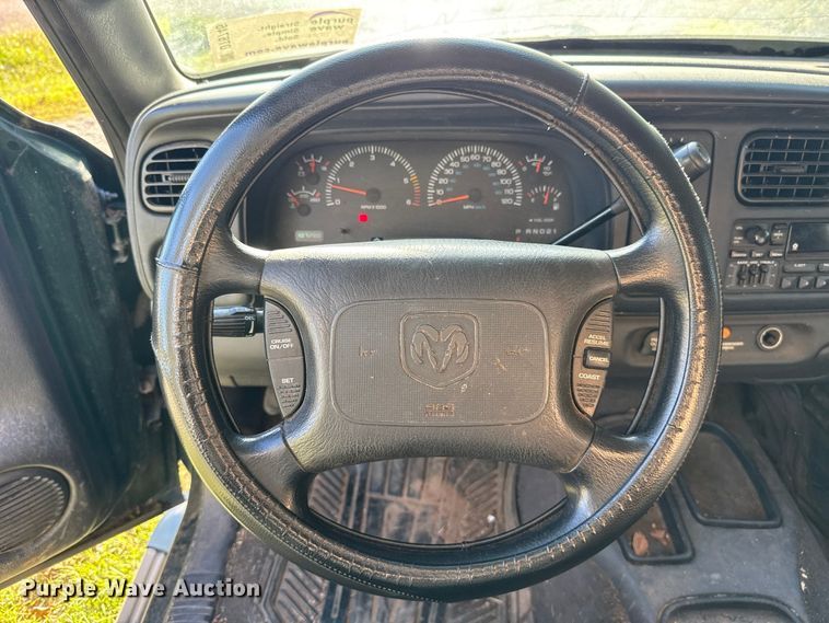 image for item DT6746 2000 Dodge Dakota Ext. Cab pickup truck