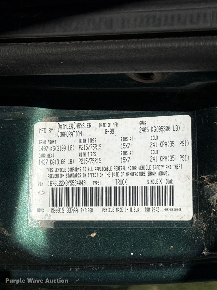 image for item DT6746 2000 Dodge Dakota Ext. Cab pickup truck