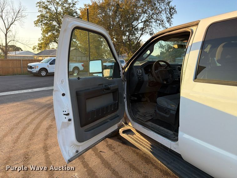 image for item DU1577 2014 Ford F350 Super Duty Crew Cab pickup truck