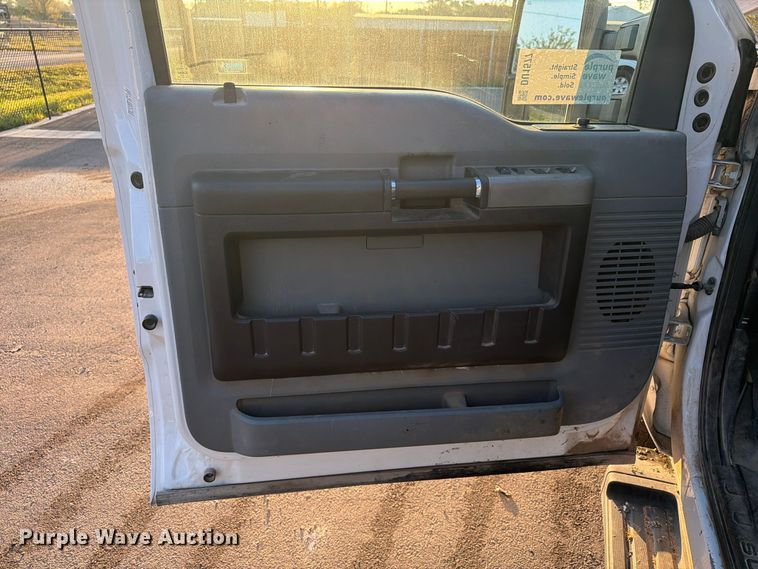 image for item DU1577 2014 Ford F350 Super Duty Crew Cab pickup truck