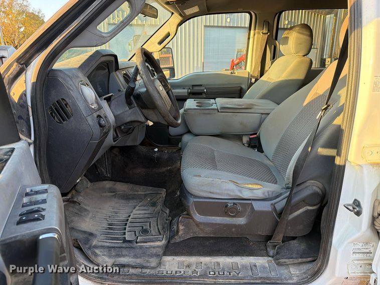 image for item DU1577 2014 Ford F350 Super Duty Crew Cab pickup truck