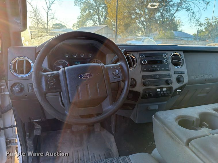 image for item DU1577 2014 Ford F350 Super Duty Crew Cab pickup truck