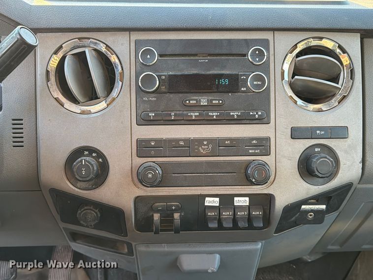 image for item DU1577 2014 Ford F350 Super Duty Crew Cab pickup truck