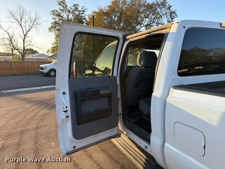 image for item DU1577 2014 Ford F350 Super Duty Crew Cab pickup truck