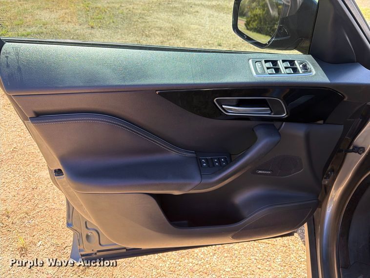 image for item DV8741 2017 Jaguar F-Pace SUV