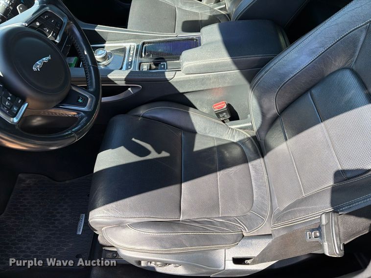 image for item DV8741 2017 Jaguar F-Pace SUV