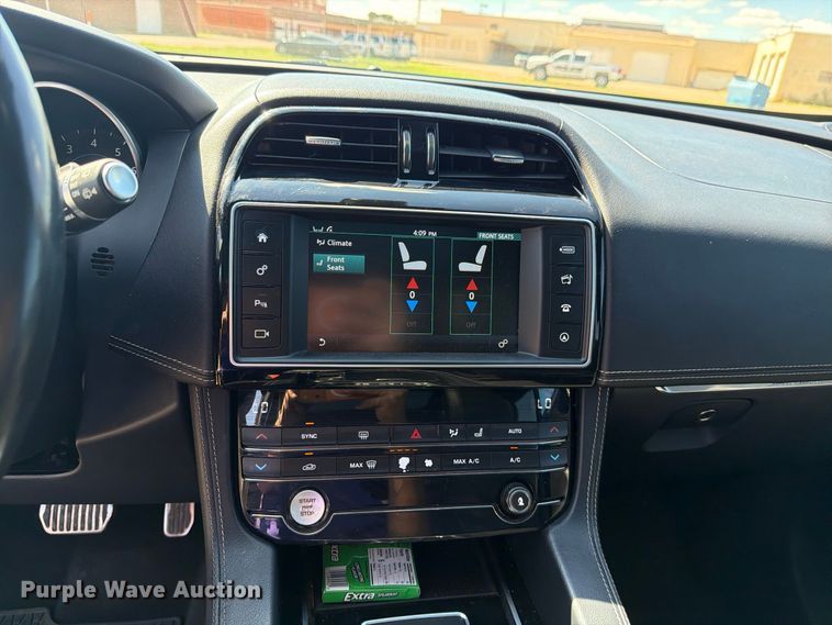 image for item DV8741 2017 Jaguar F-Pace SUV