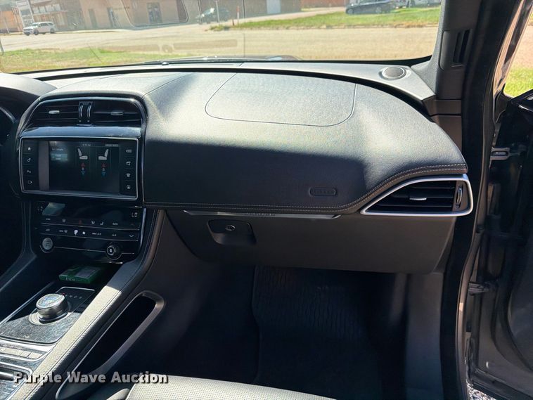 image for item DV8741 2017 Jaguar F-Pace SUV