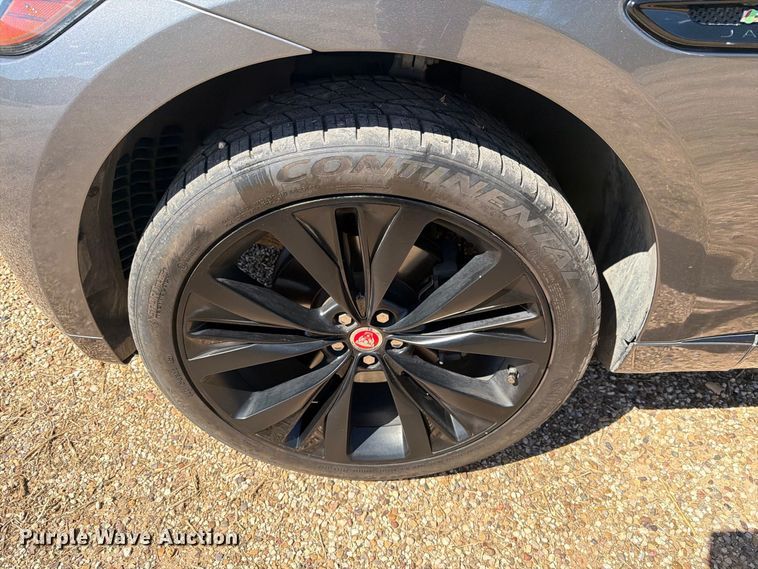 image for item DV8741 2017 Jaguar F-Pace SUV