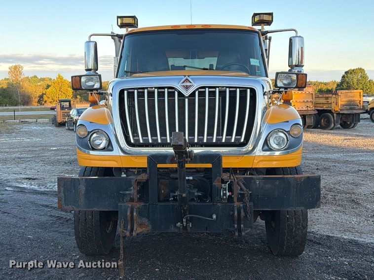 image for item DZ4945 2014 International 7500 dump truck