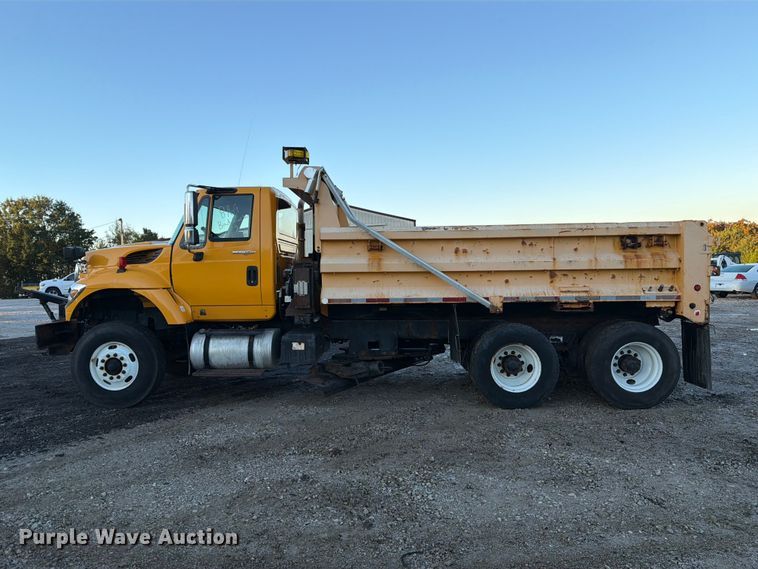 image for item DZ4945 2014 International 7500 dump truck