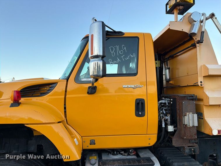 image for item DZ4945 2014 International 7500 dump truck