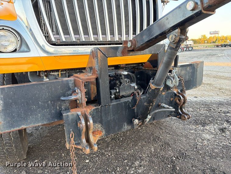 image for item DZ4945 2014 International 7500 dump truck