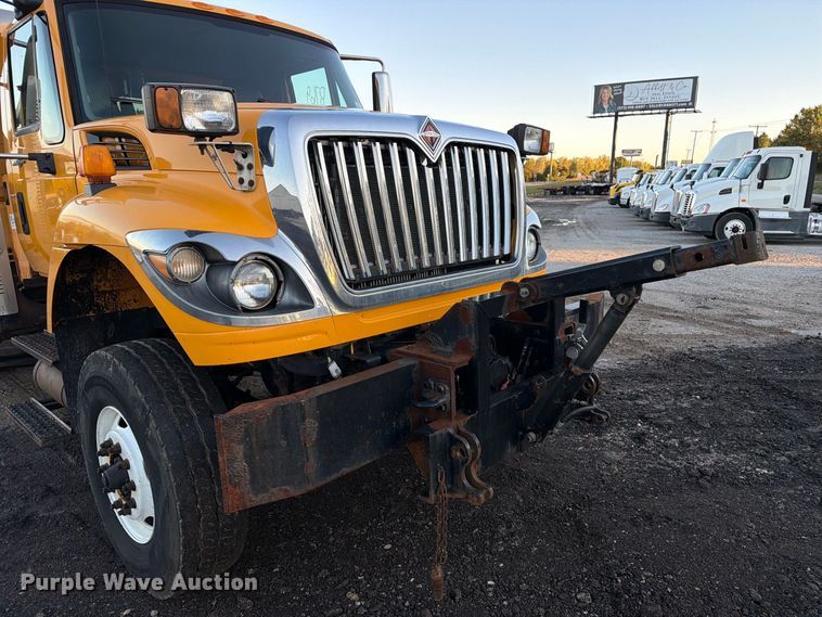 image for item DZ4945 2014 International 7500 dump truck