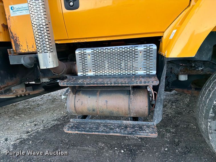 image for item DZ4945 2014 International 7500 dump truck
