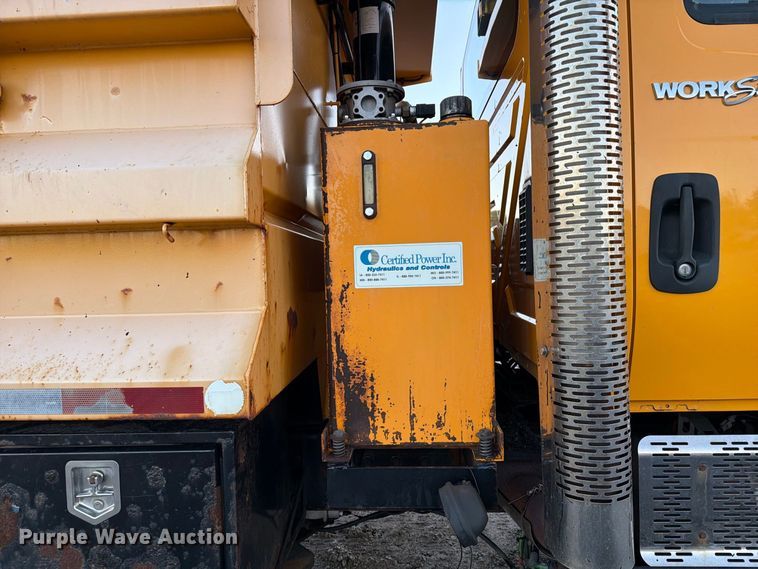 image for item DZ4945 2014 International 7500 dump truck