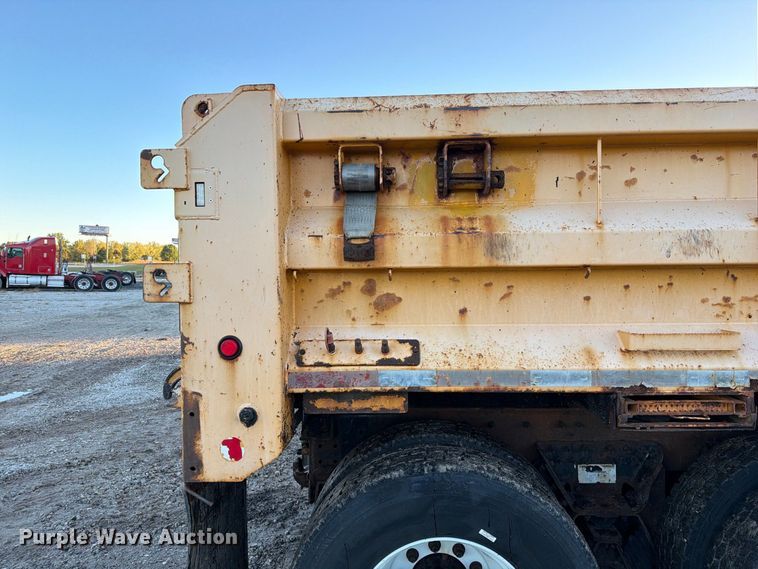 image for item DZ4945 2014 International 7500 dump truck