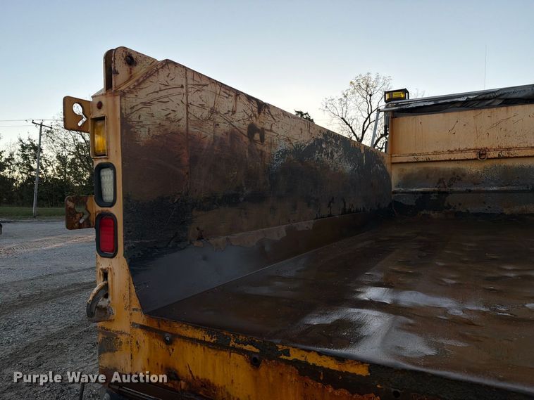 image for item DZ4945 2014 International 7500 dump truck