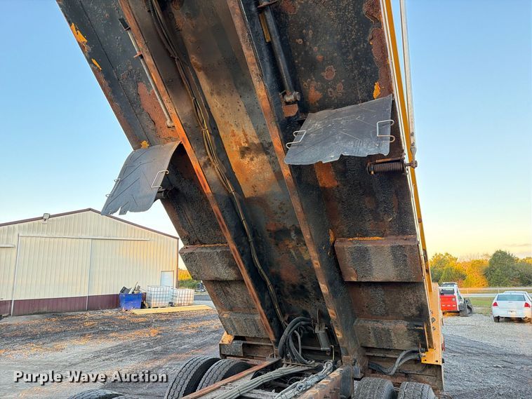 image for item DZ4945 2014 International 7500 dump truck