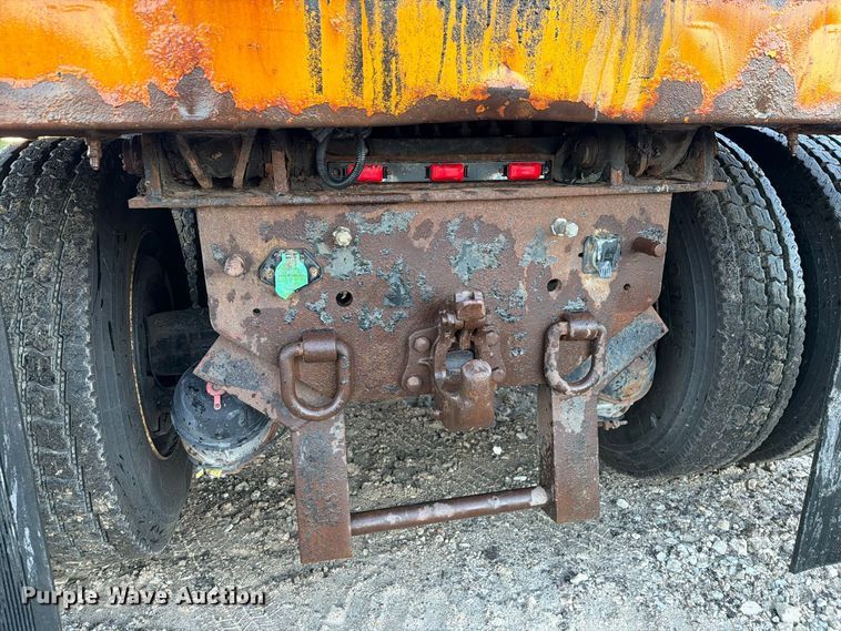 image for item DZ4945 2014 International 7500 dump truck