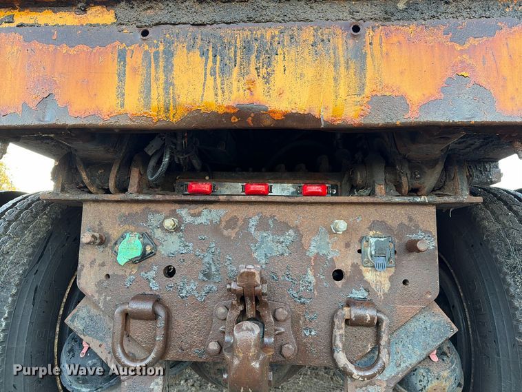 image for item DZ4945 2014 International 7500 dump truck
